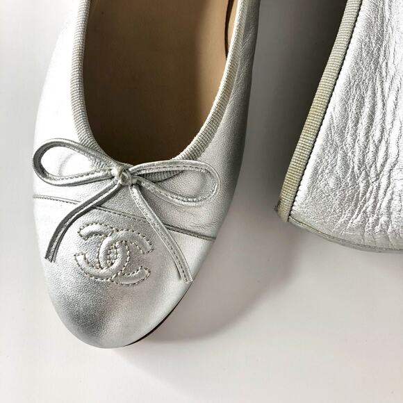 Chanel Interlocking CC Logo Silver Cap Toe Ballerina Flats 41 - Picture 7 of 10